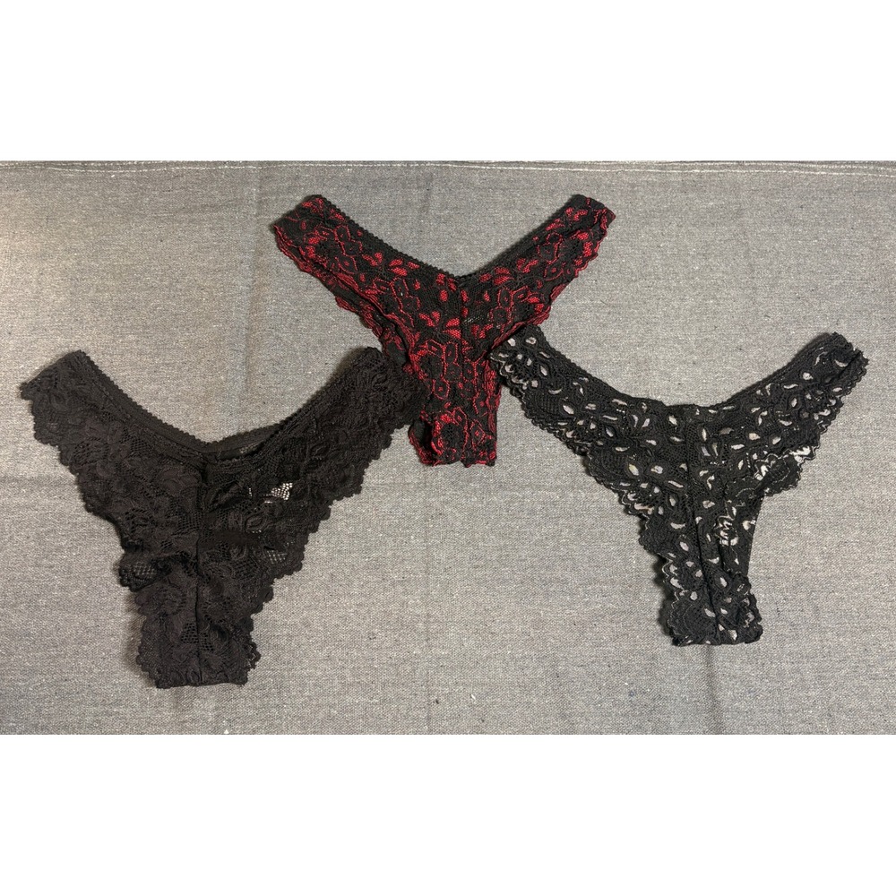Fredericks of Hollywood Womens Floral Lace Thong Panties Lot of 3 Black Red Sz S